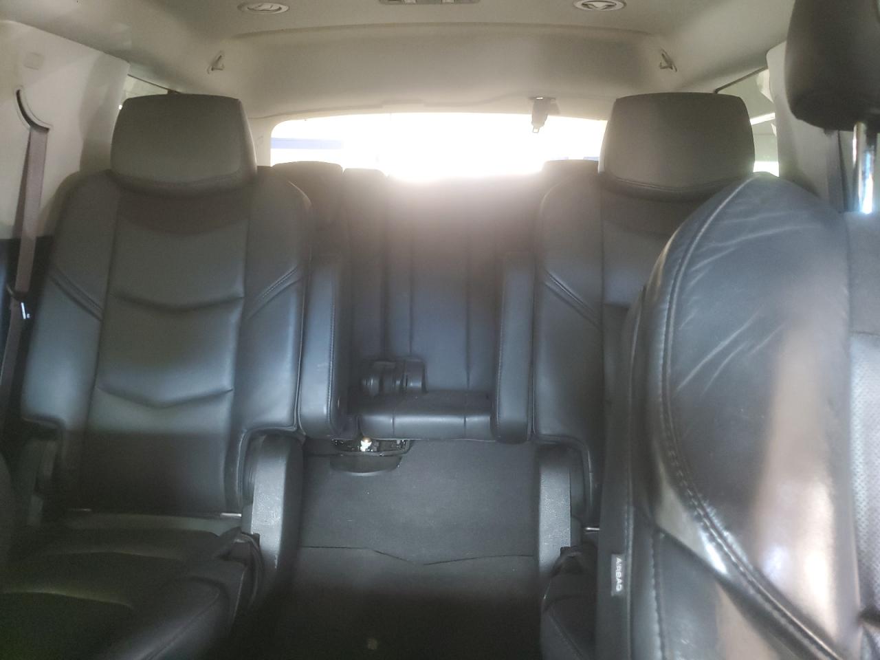 CADILLAC ESCALADE LUXURY