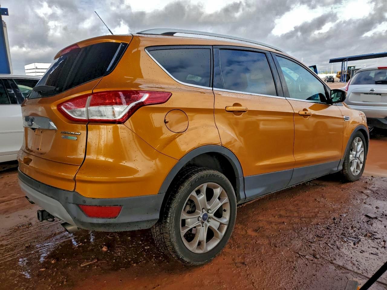 FORD ESCAPE TITANIUM