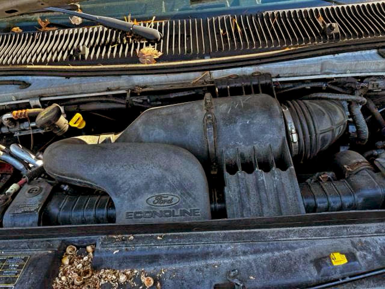 FORD ECONOLINE E250 VAN