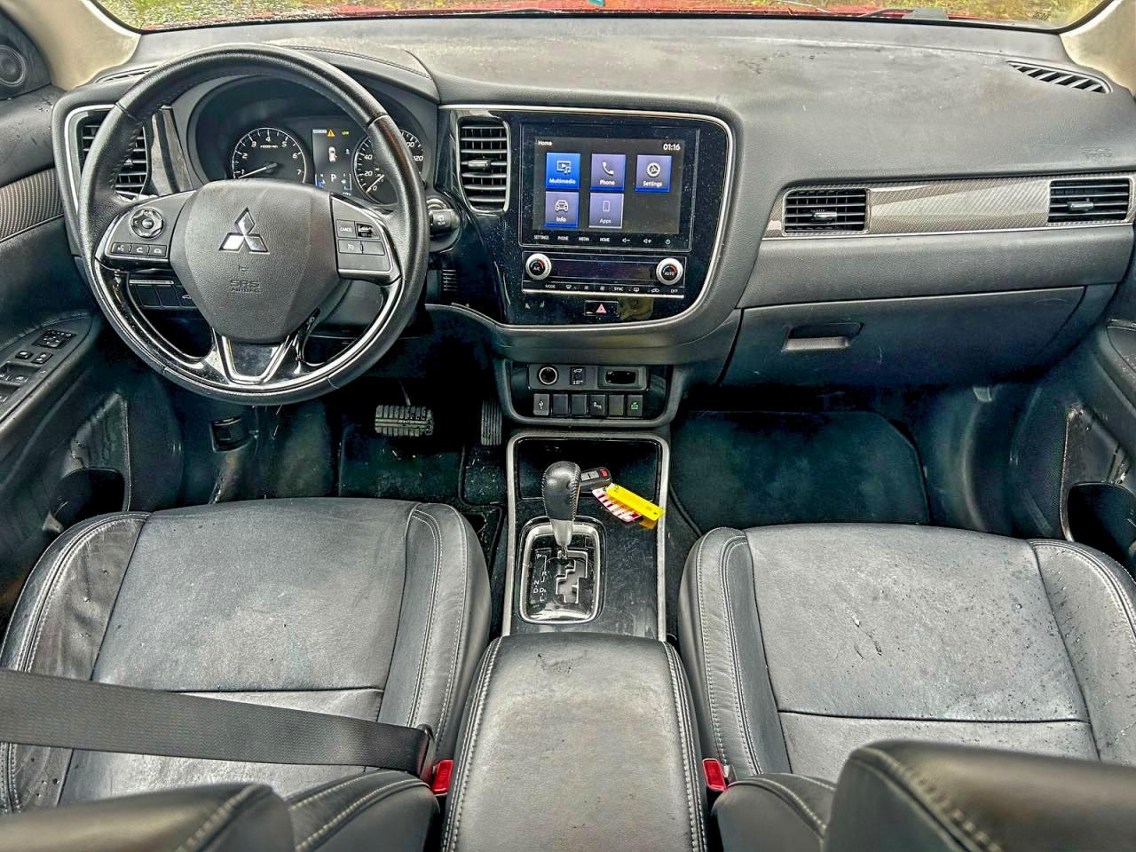 MITSUBISHI OUTLANDER SE