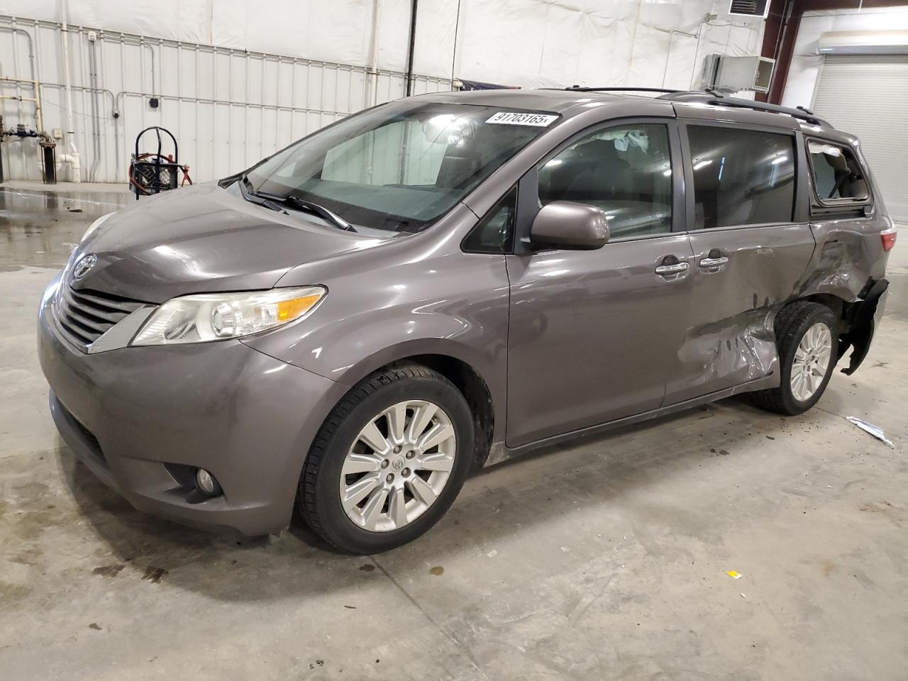 TOYOTA SIENNA XLE