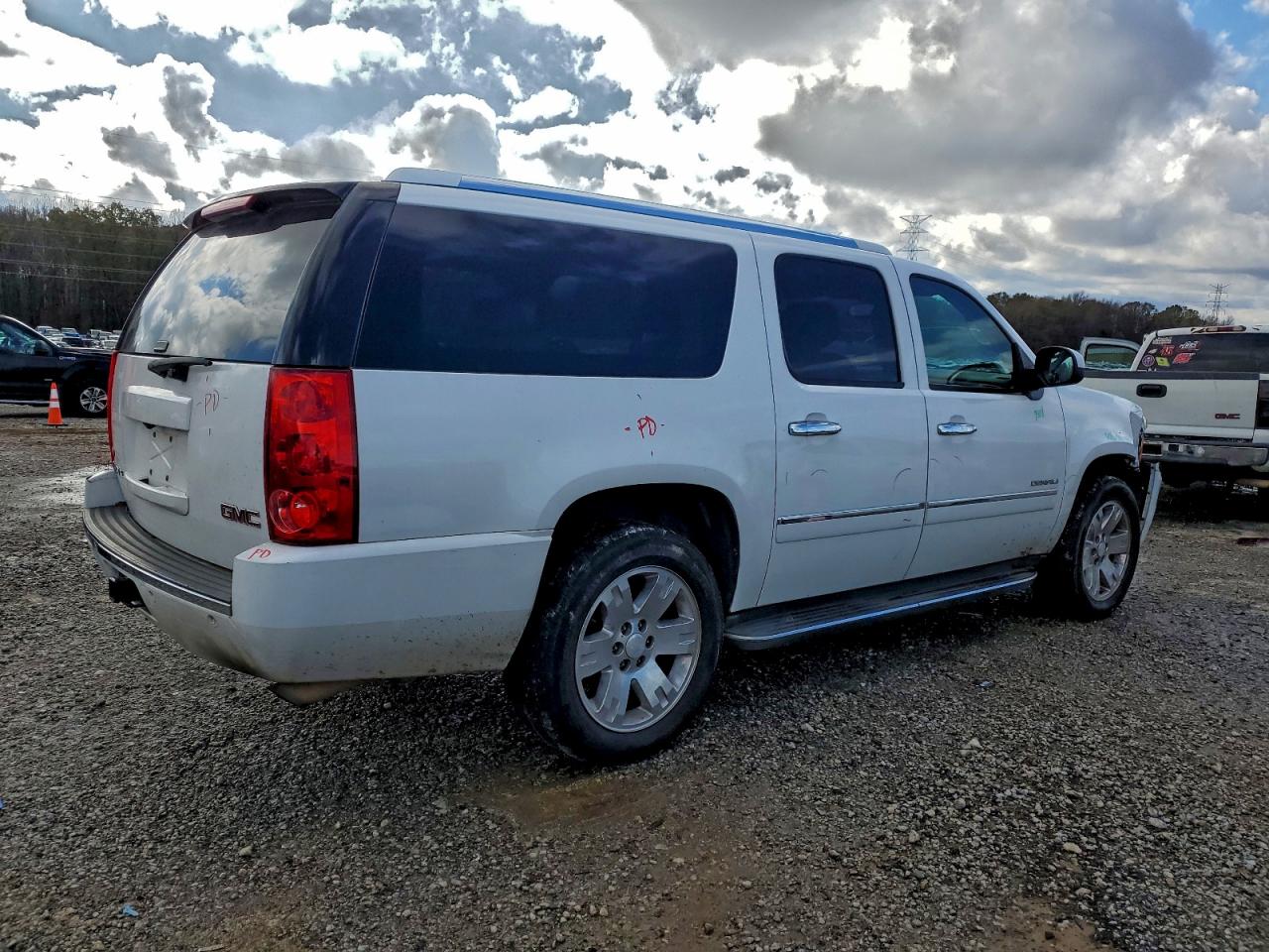 GMC YUKON DENALI