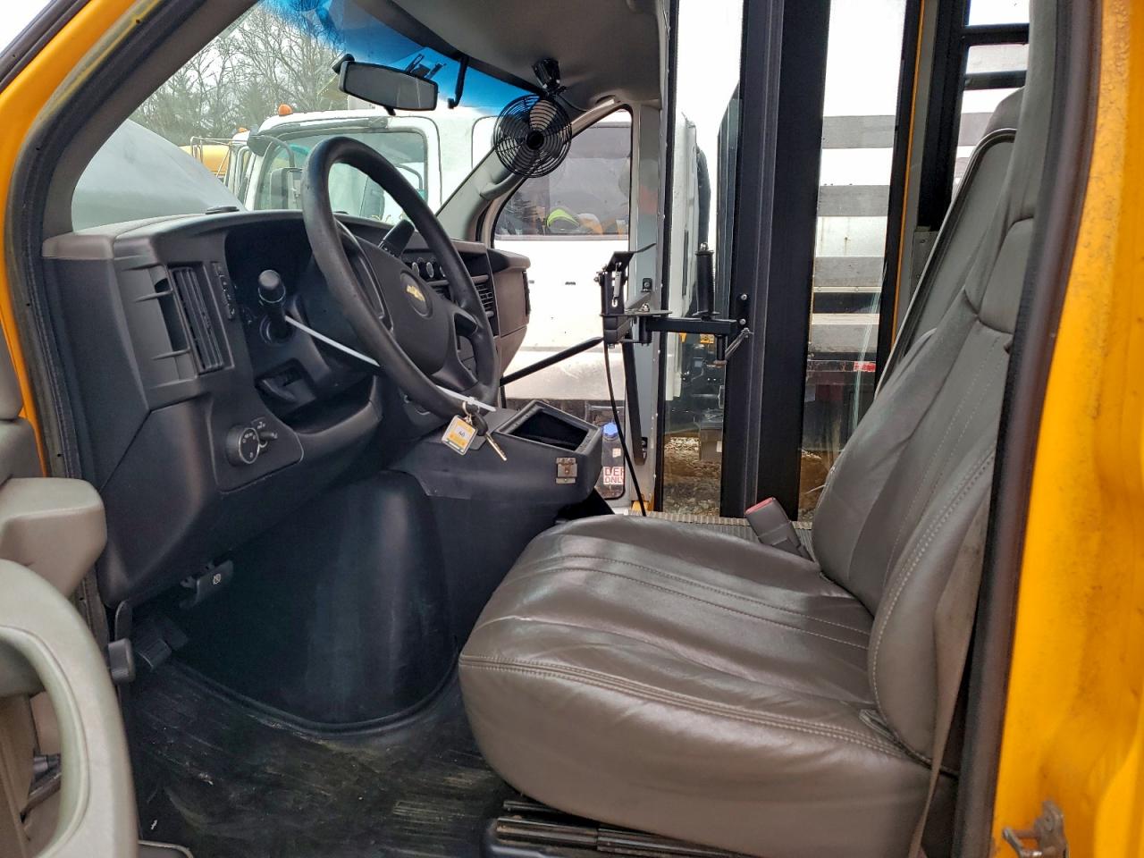 Lot #3304602495 2013 CHEVROLET BANTAM G3500