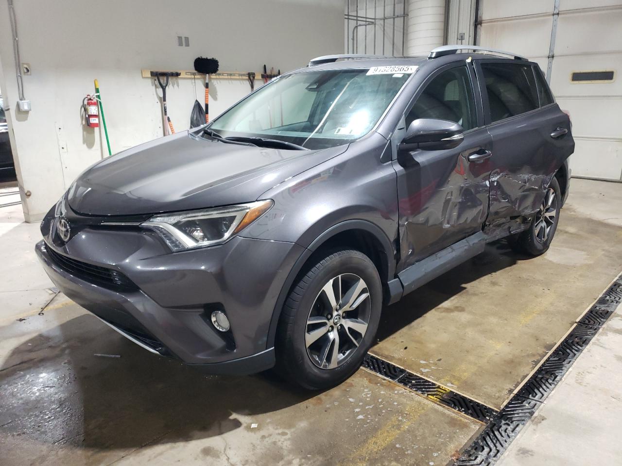 TOYOTA RAV4 XLE