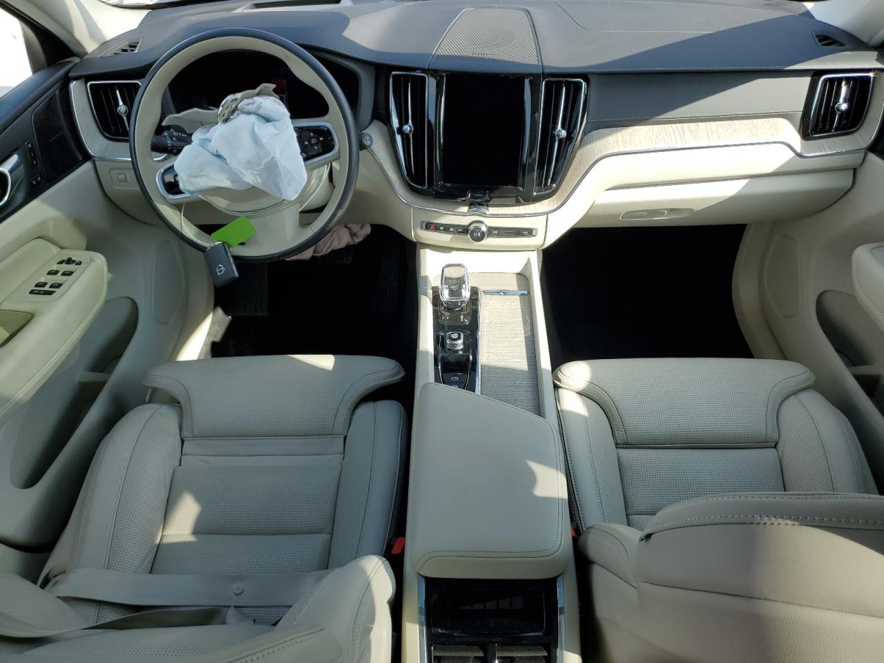 VOLVO XC60 B5 INSCRIPTION