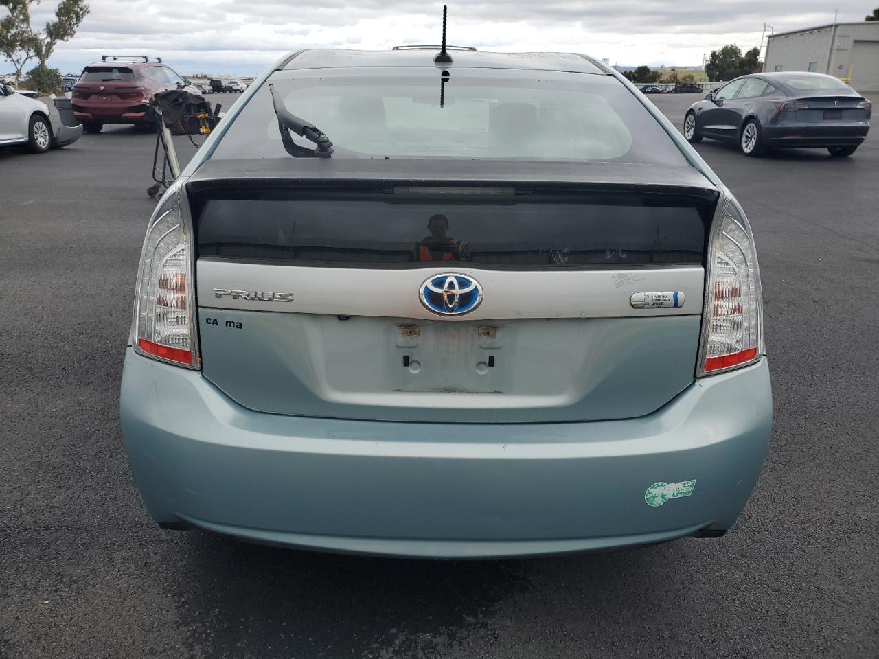 TOYOTA PRIUS PLUG