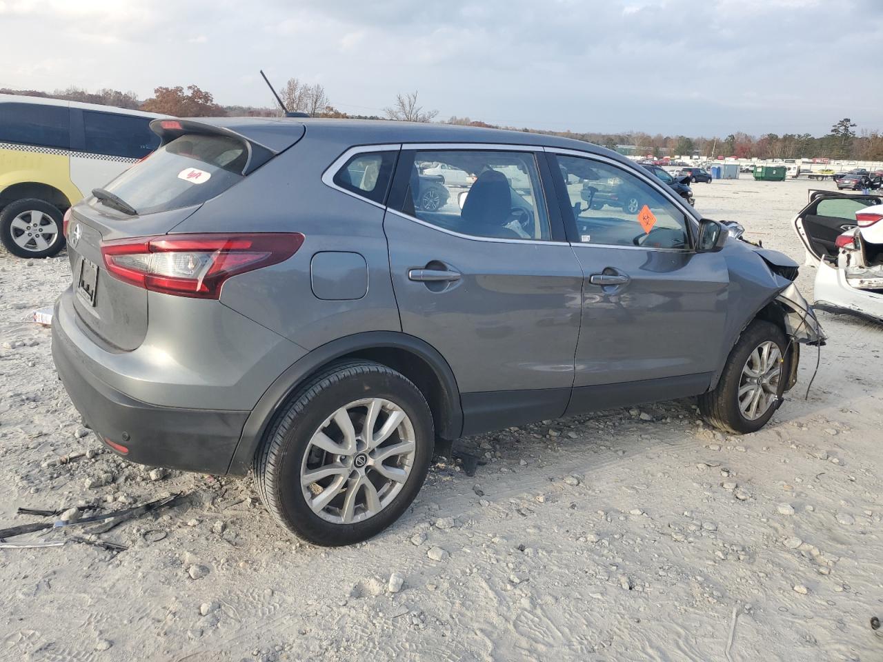 NISSAN ROGUE SPORT S