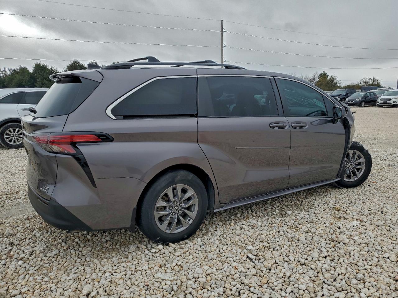 Lot #3306409526 2022 TOYOTA SIENNA LE