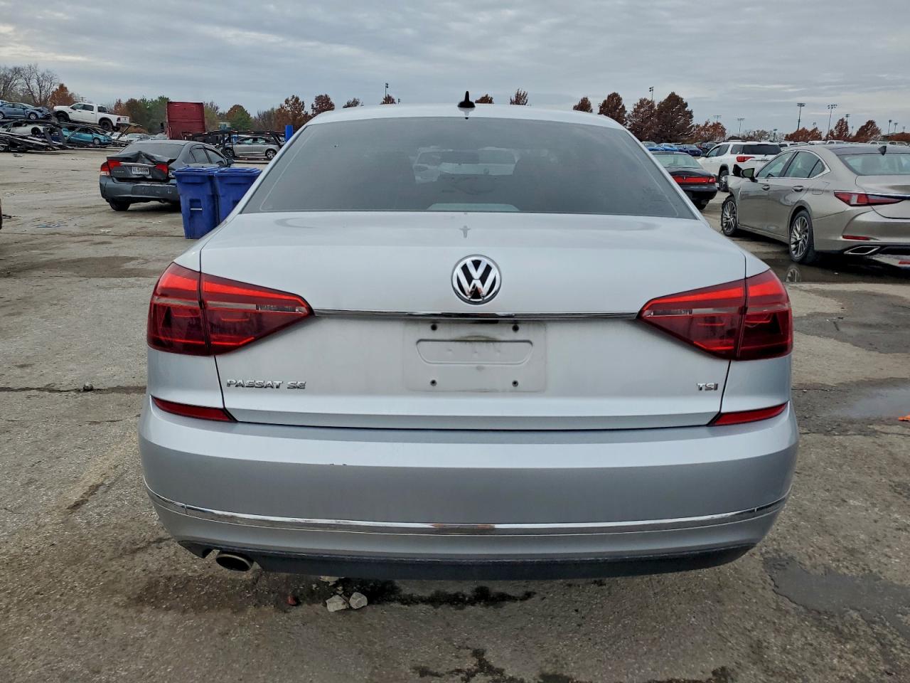 VOLKSWAGEN PASSAT SE