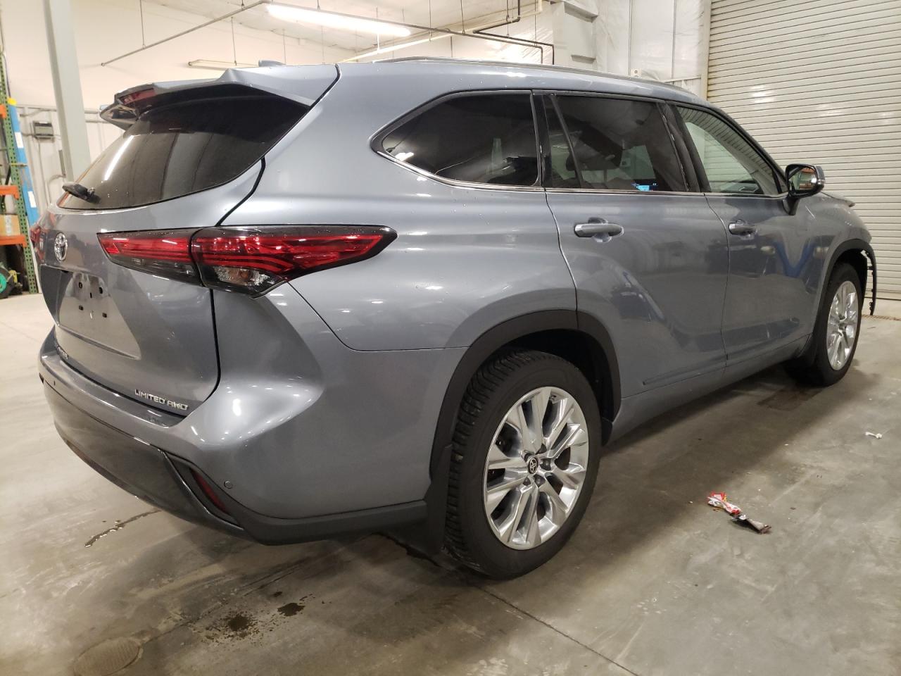 Lot #3317724081 2020 TOYOTA HIGHLANDER