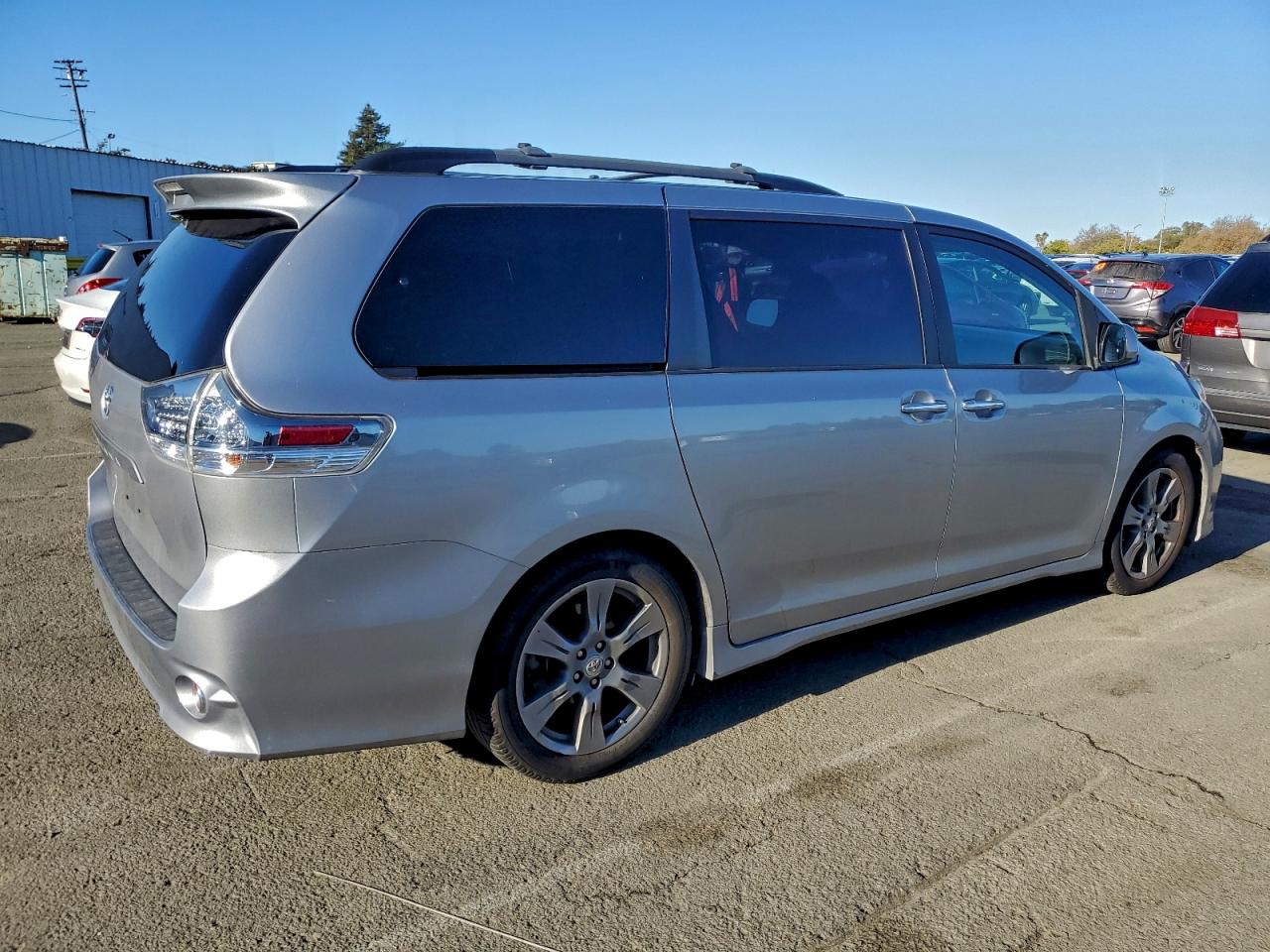 TOYOTA SIENNA SE