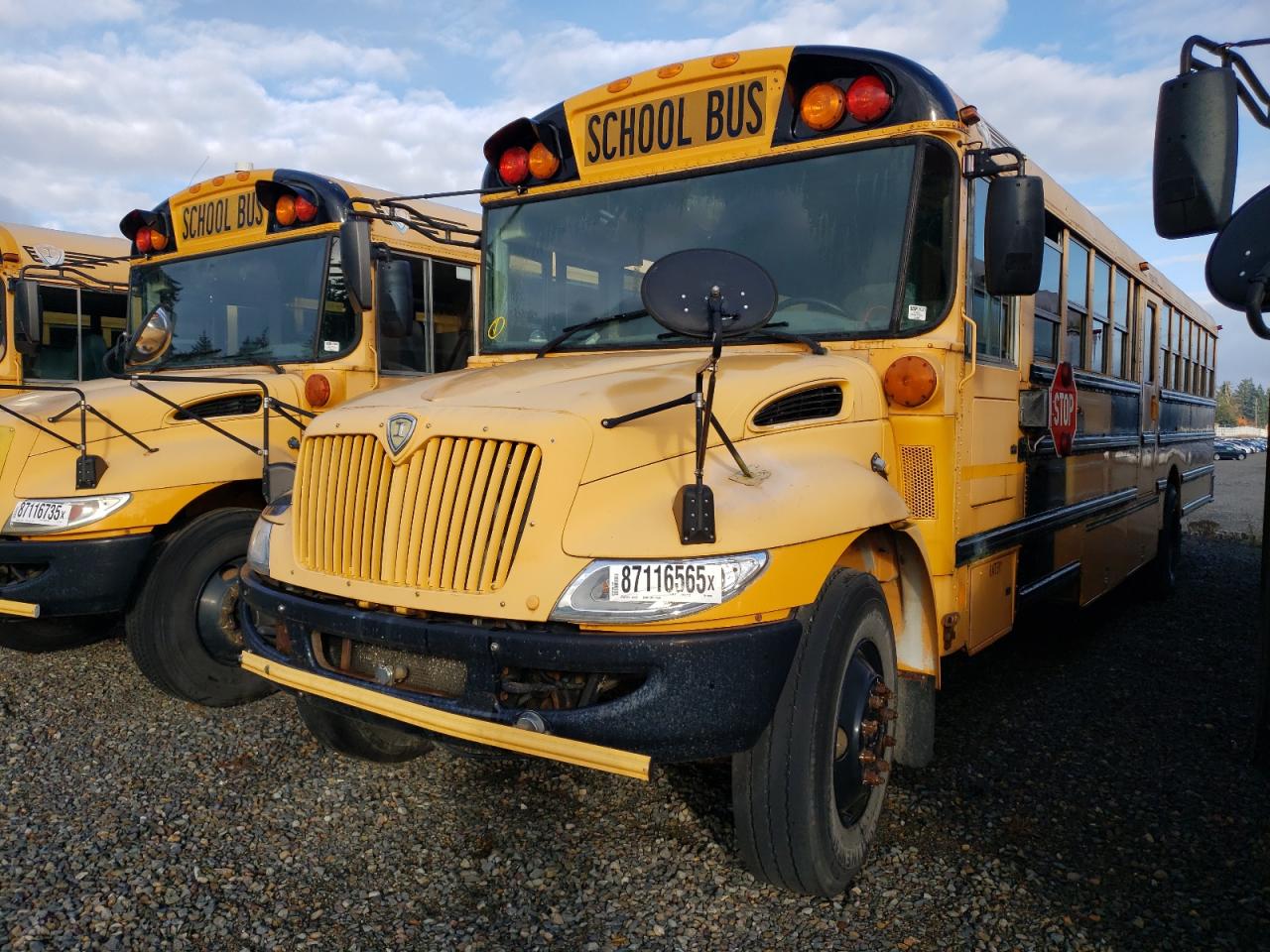 Lot #3279529275 2009 IC CORPORATION 3000 CE