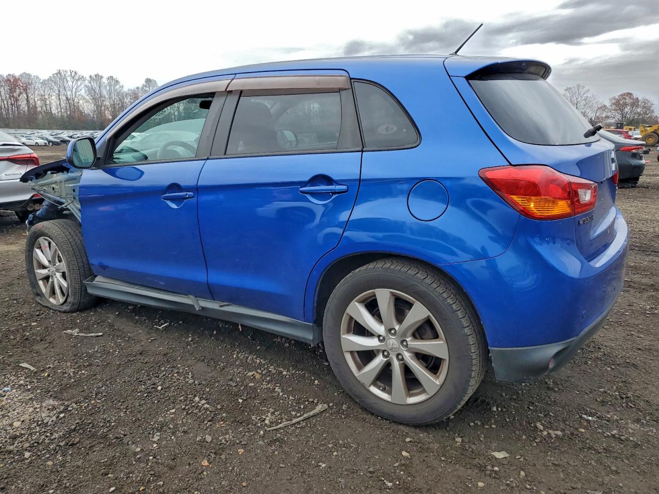 MITSUBISHI OUTLANDER ES