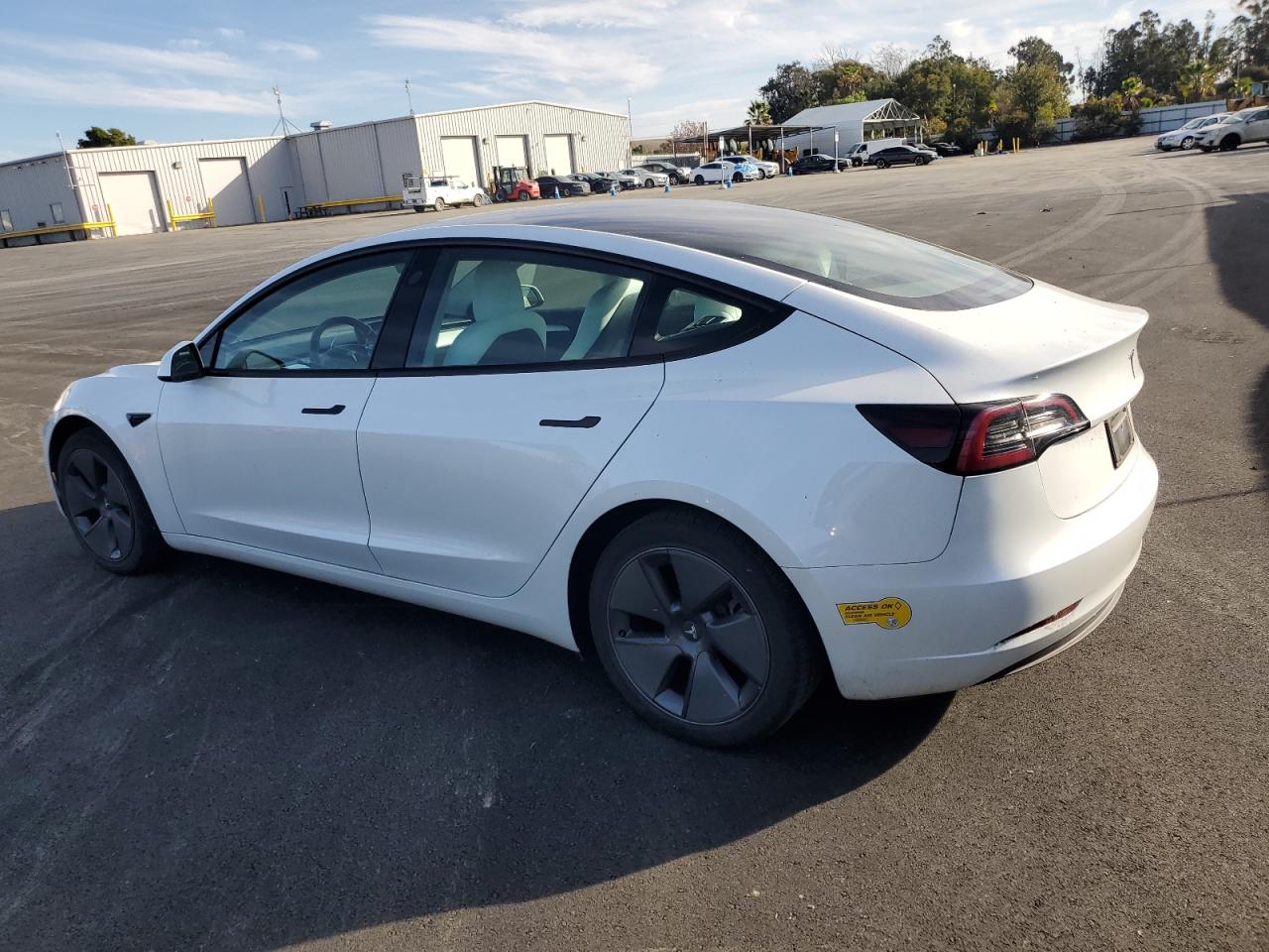 TESLA MODEL 3