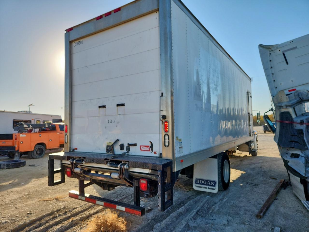 Lot #3286490167 2018 INTERNATIONAL 4000 4300