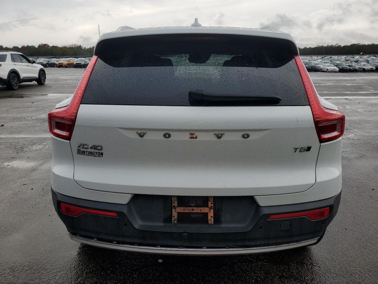 VOLVO XC40 T5 MOMENTUM
