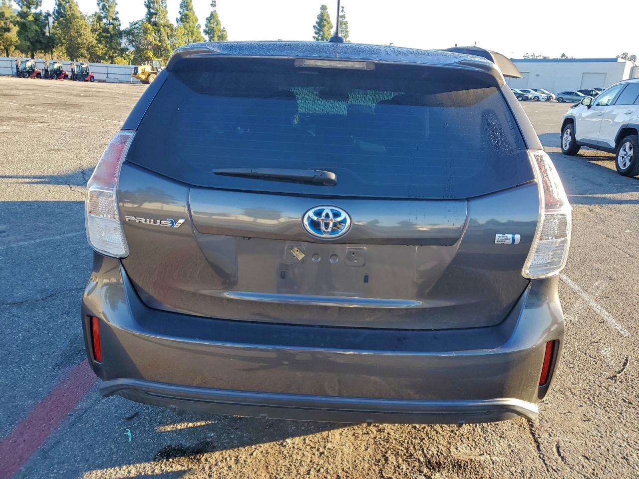 TOYOTA PRIUS V