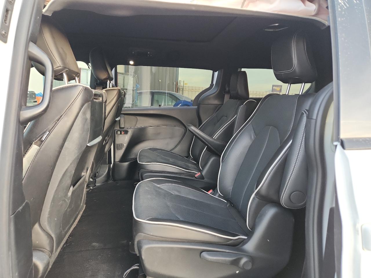 CHRYSLER PACIFICA HYBRID SELECT