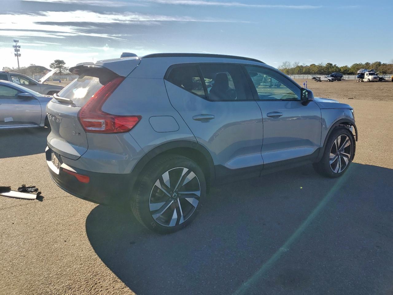 Lot #3315888121 2024 VOLVO XC40 PLUS