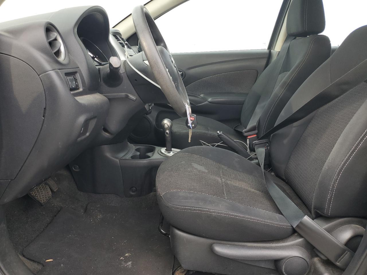 NISSAN VERSA S