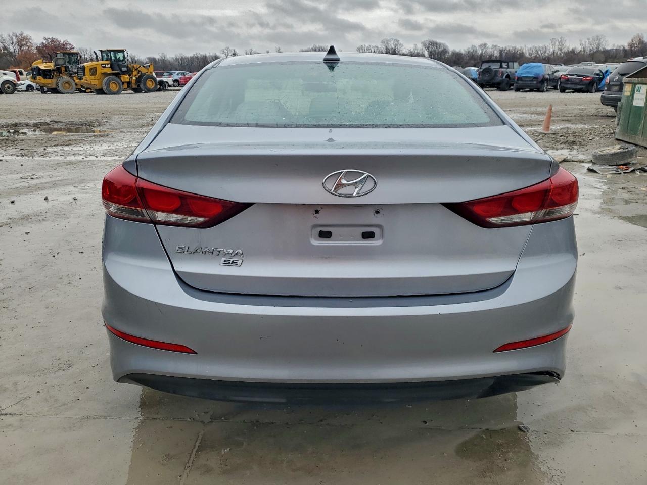 HYUNDAI ELANTRA SE