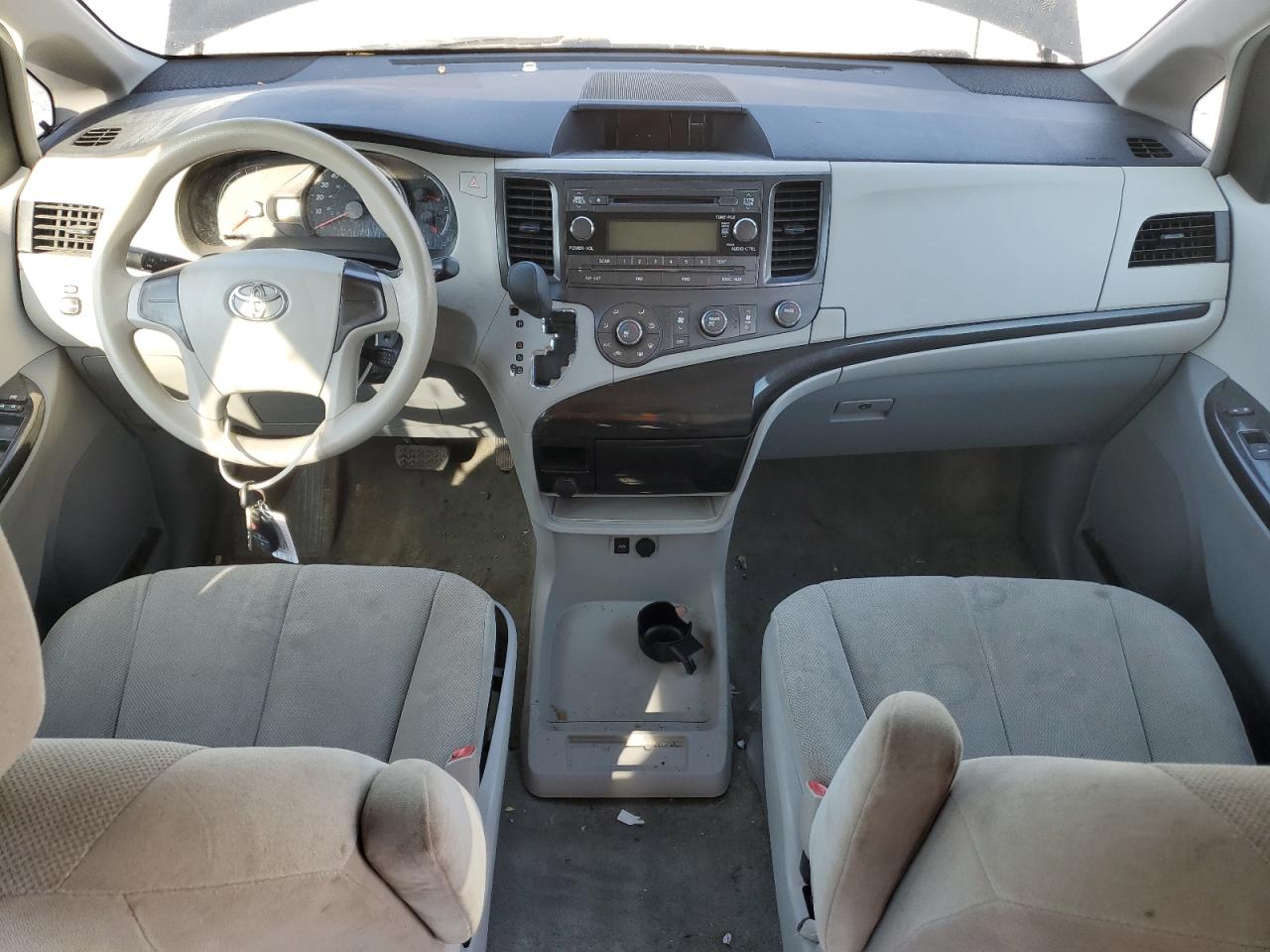 TOYOTA SIENNA