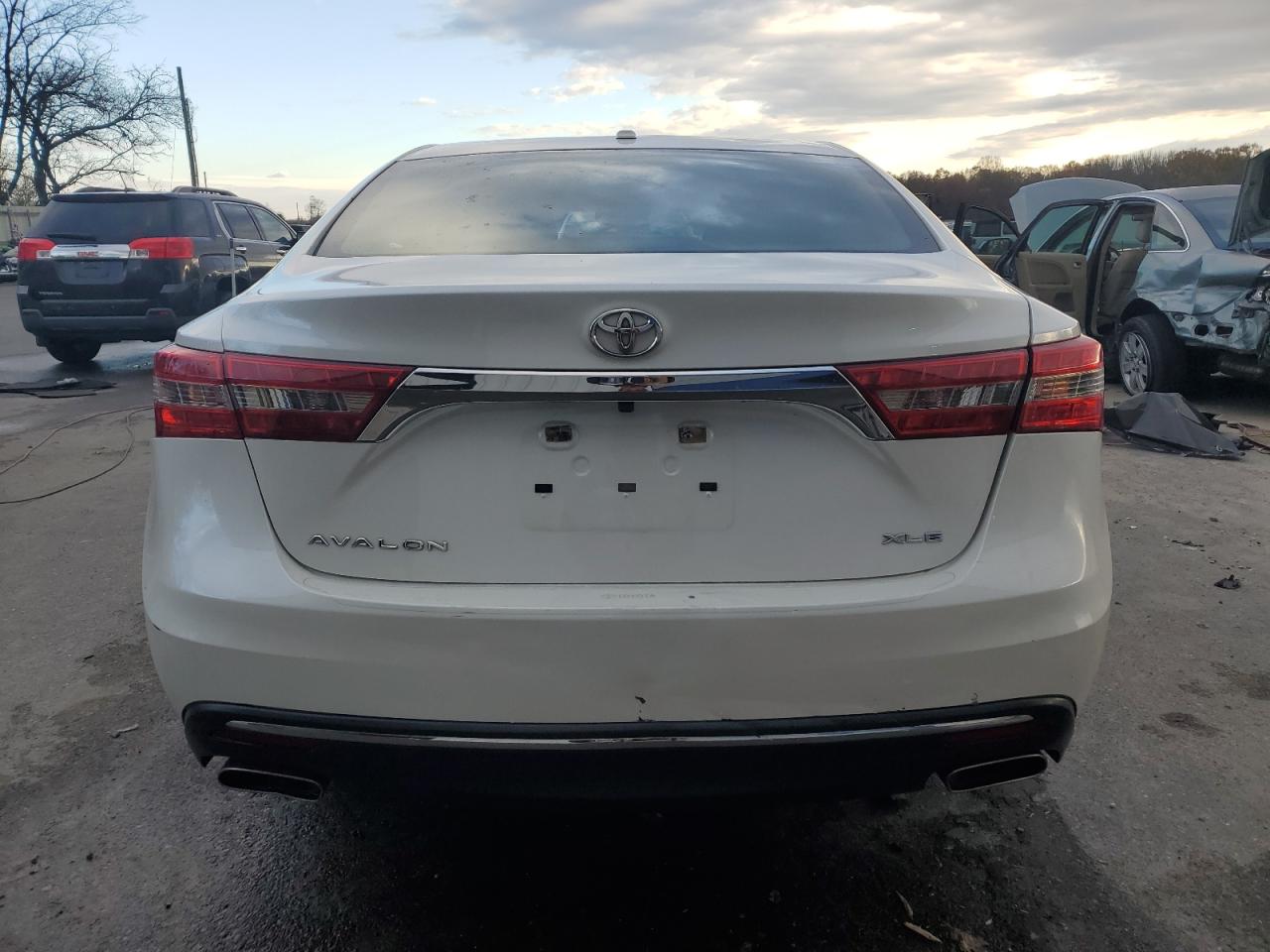 TOYOTA AVALON XLE