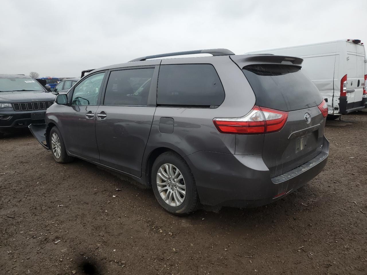 TOYOTA SIENNA XLE