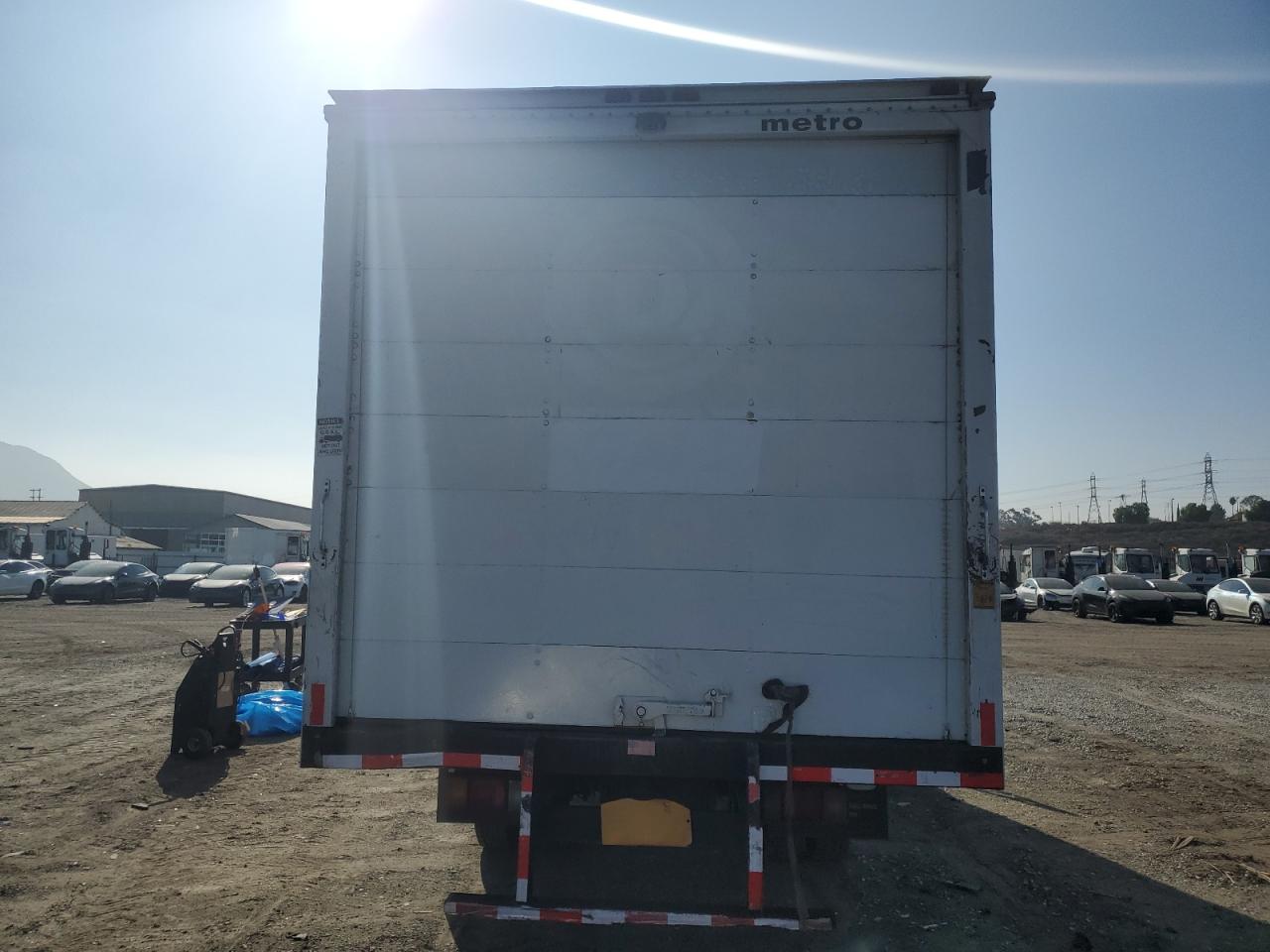 Lot #3293268464 2018 HINO 195