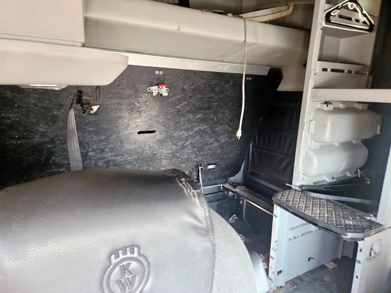 Lot #3286690305 2022 KENWORTH T680