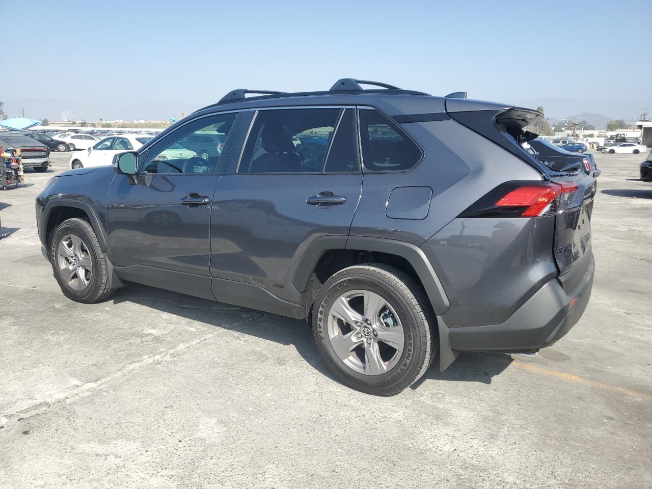 TOYOTA RAV4 LE