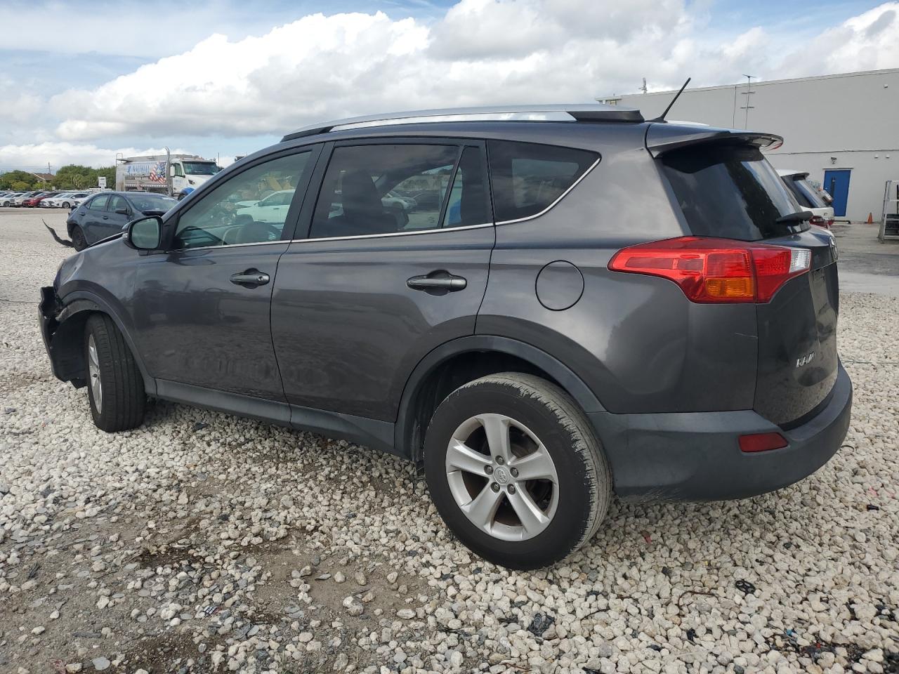 TOYOTA RAV4 XLE