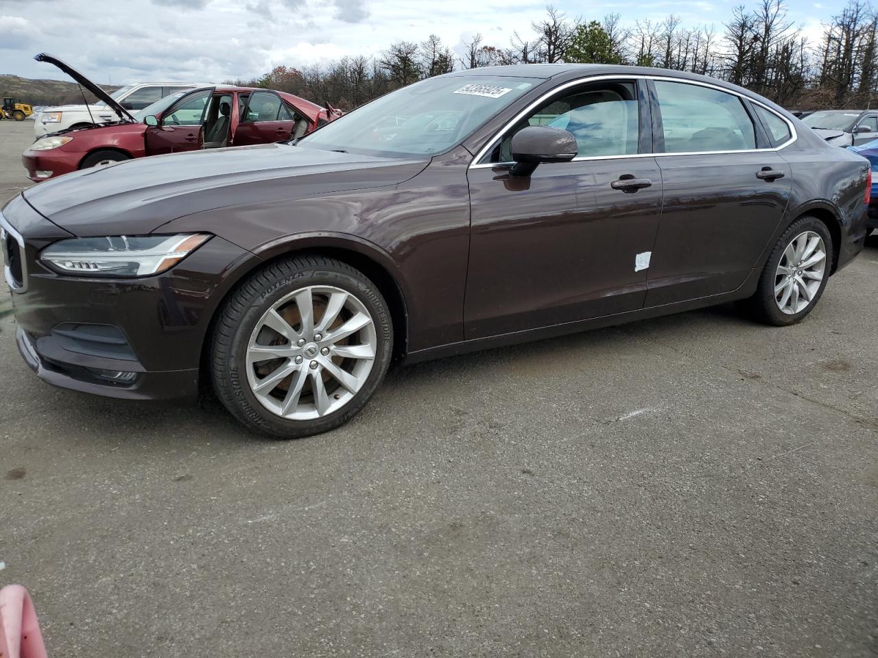 VOLVO S90 T6 MOMENTUM