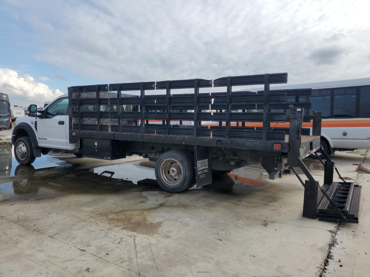 FORD F-550 SUPER DUTY