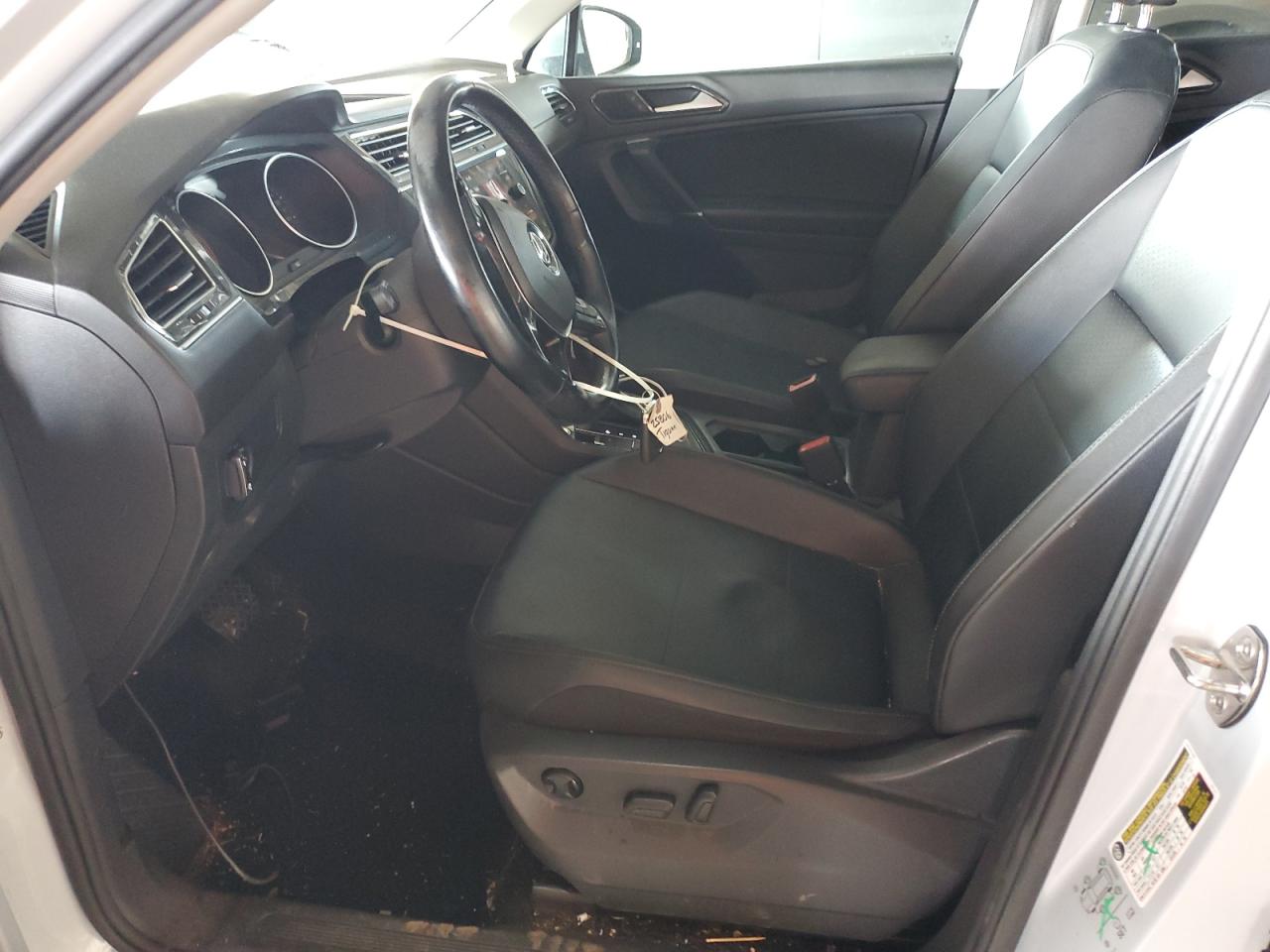 VOLKSWAGEN TIGUAN SE