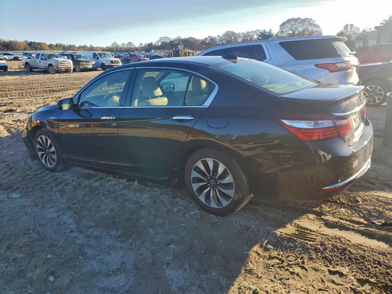 Lot #3301815381 2017 HONDA ACCORD TOU