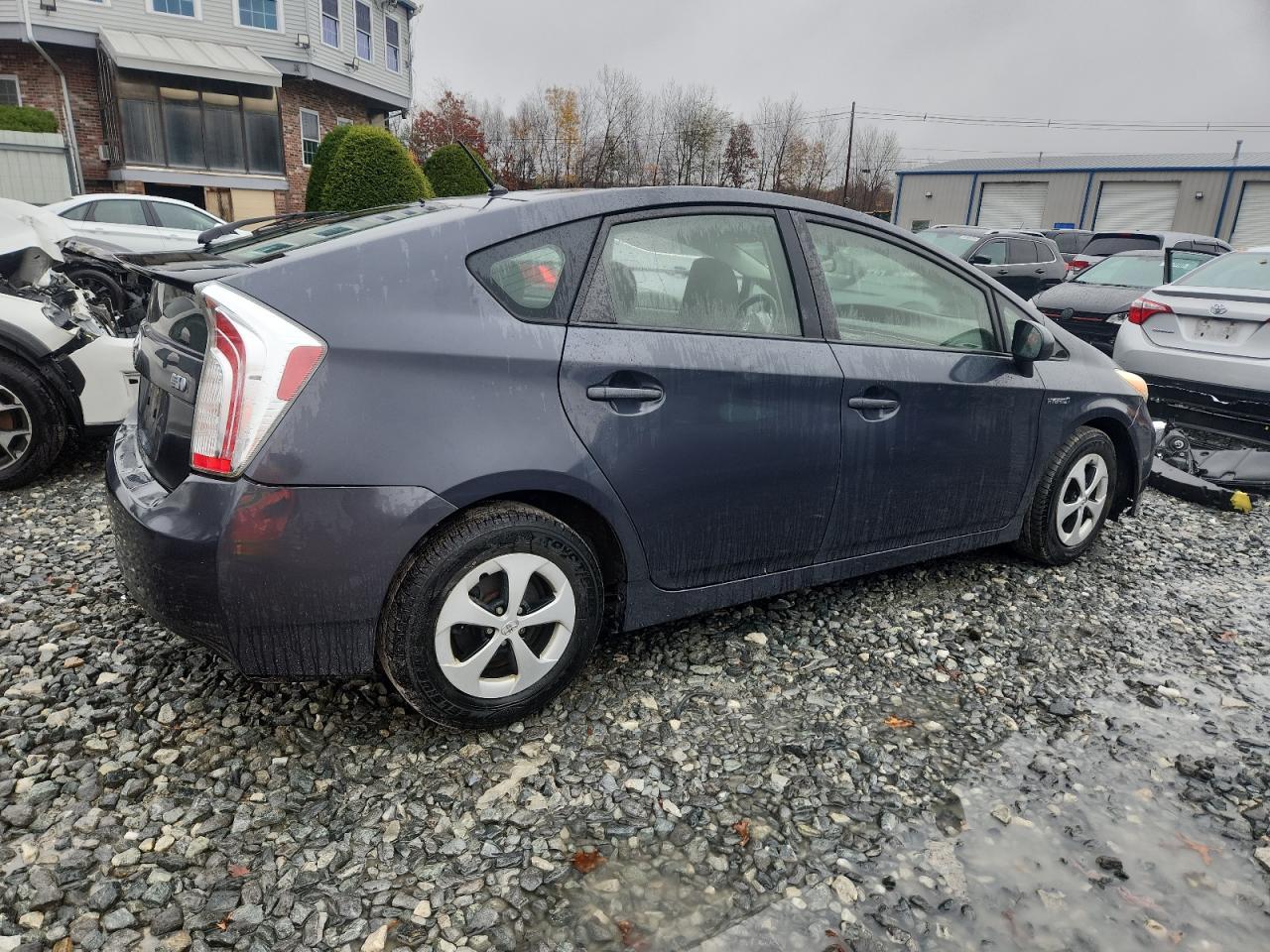 TOYOTA PRIUS