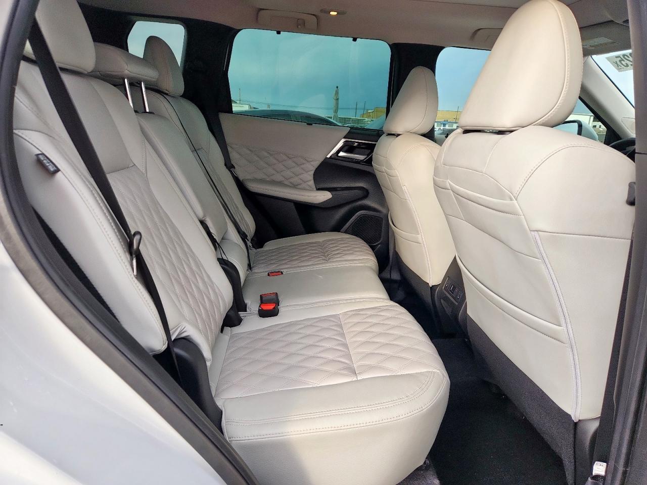 MITSUBISHI OUTLANDER SEL