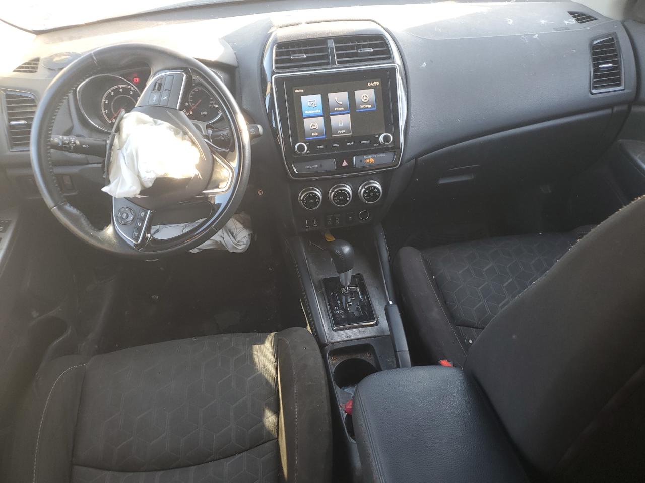 MITSUBISHI OUTLANDER SE