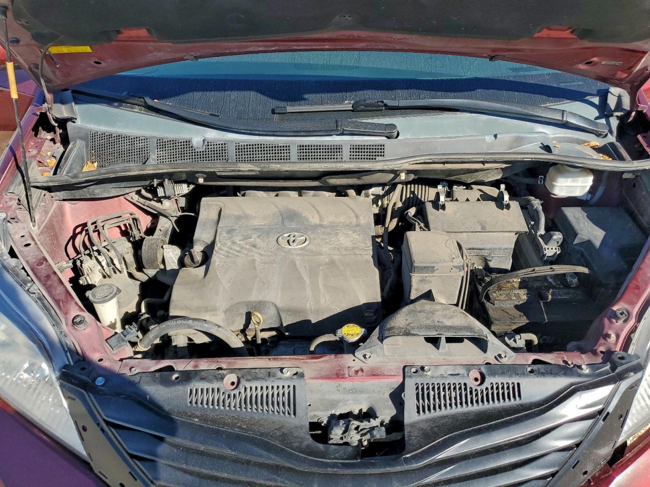 Lot #3298162269 2013 TOYOTA SIENNA LE