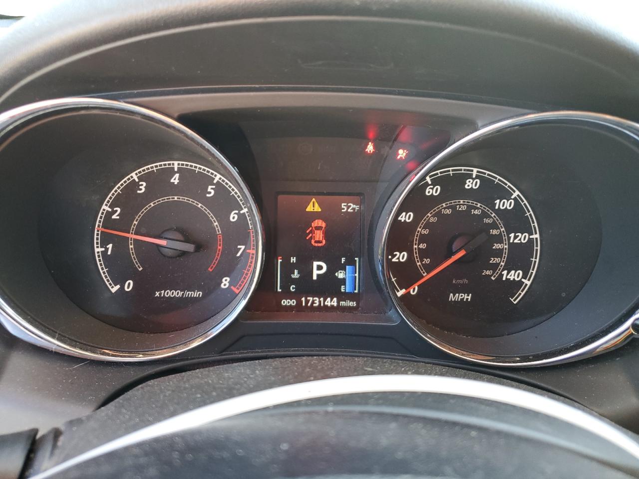 MITSUBISHI OUTLANDER SE