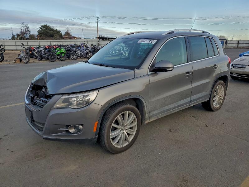 2011 VOLKSWAGEN TIGUAN S #3304557443