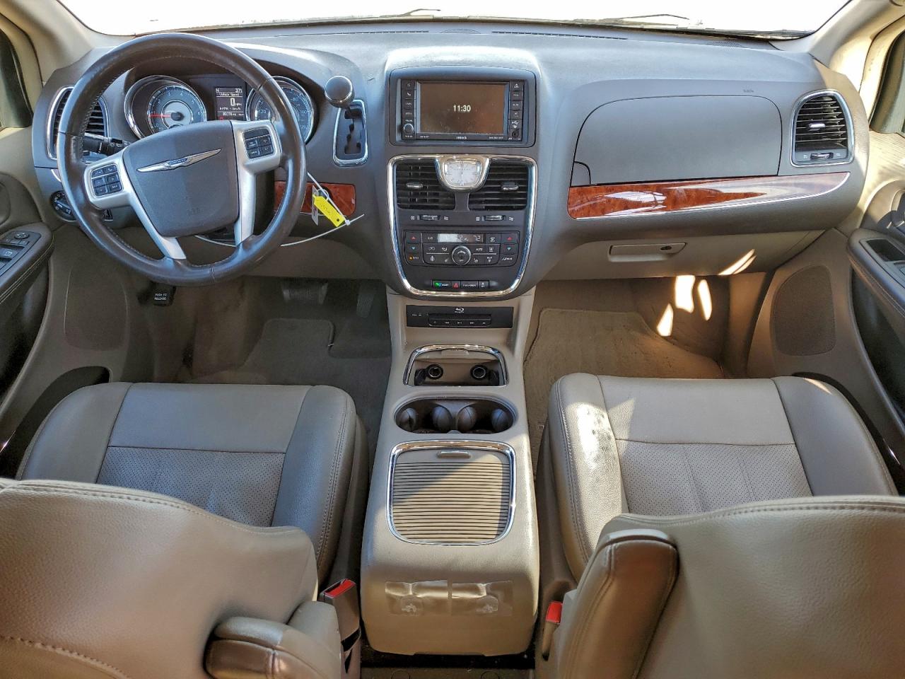 CHRYSLER TOWN & COUNTRY TOURING L