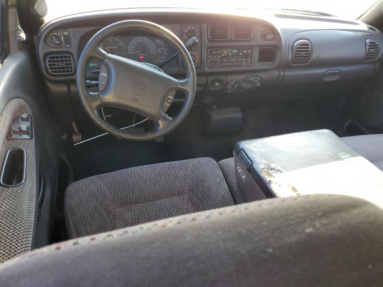 Lot #3290221223 2001 DODGE RAM 2500