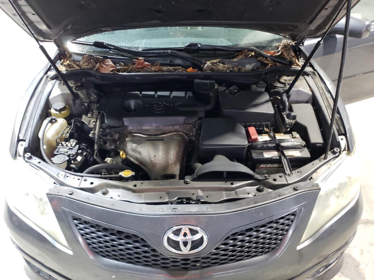 TOYOTA CAMRY BASE