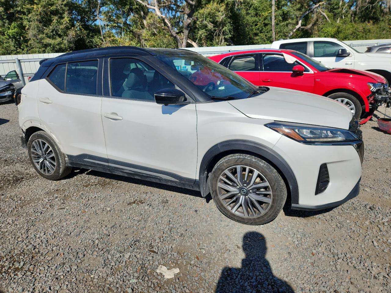 NISSAN KICKS SR