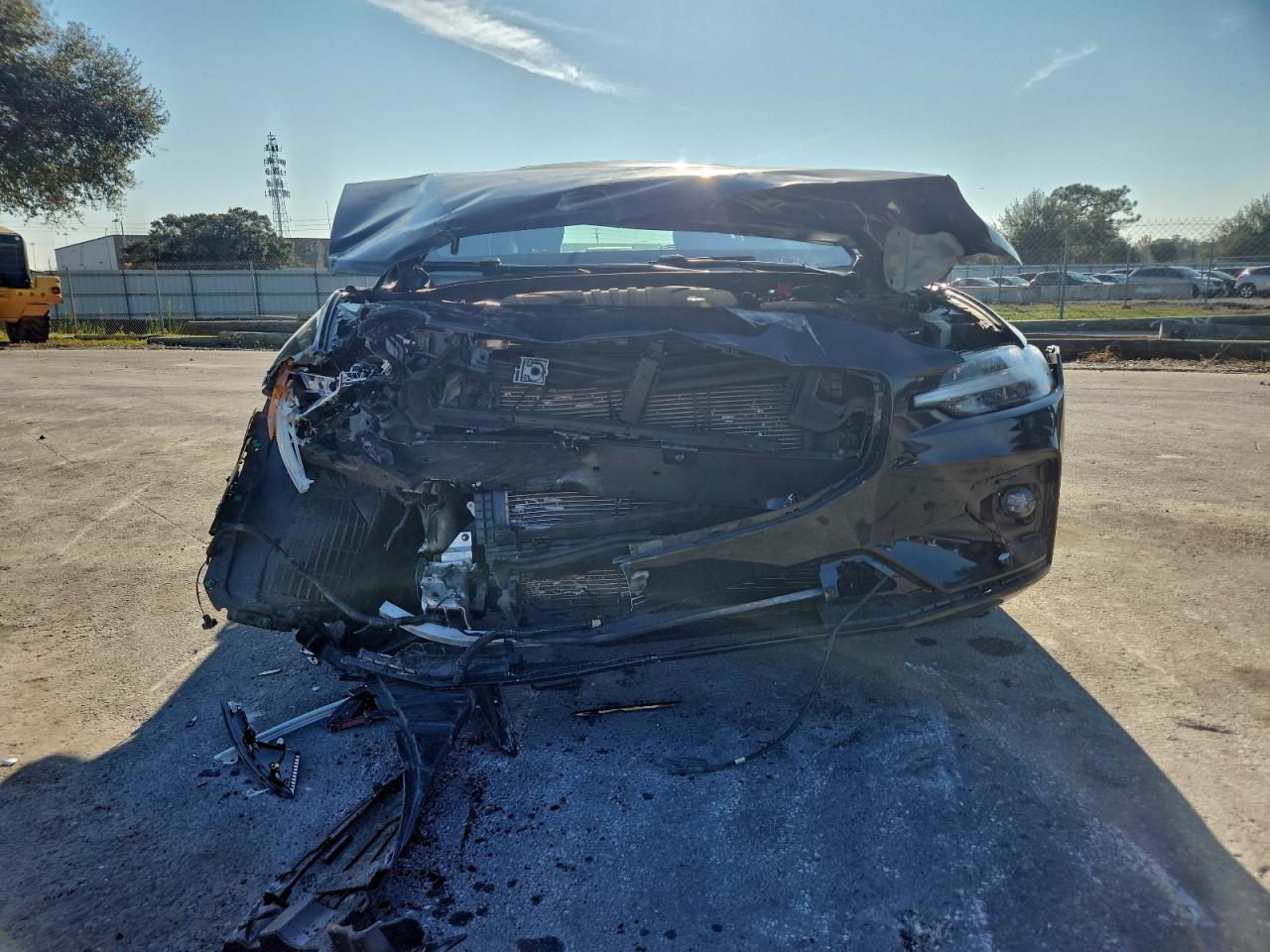 VOLVO S60 B5 MOMENTUM