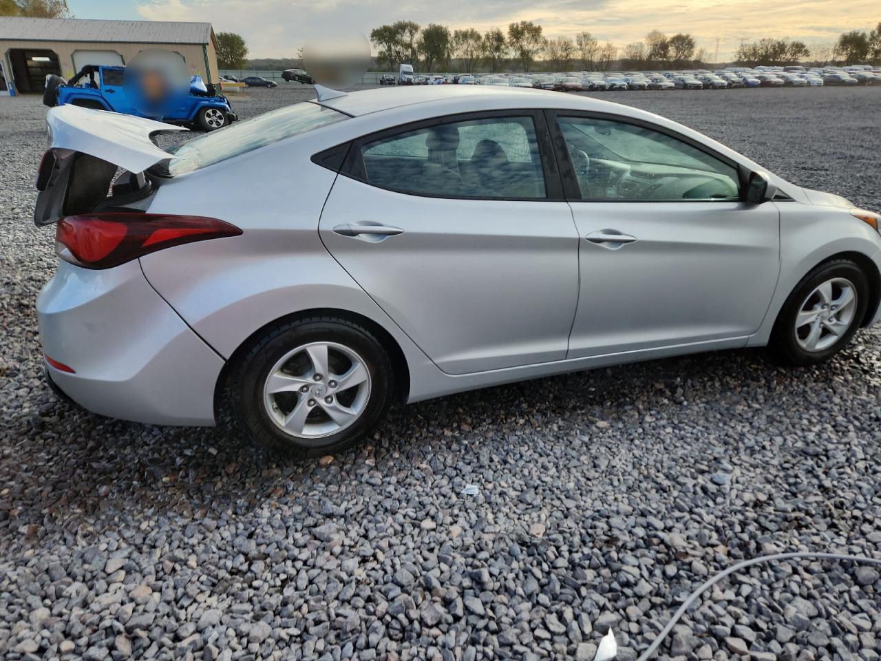 HYUNDAI ELANTRA SE