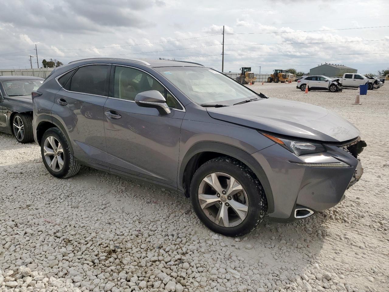 LEXUS NX 200T BASE