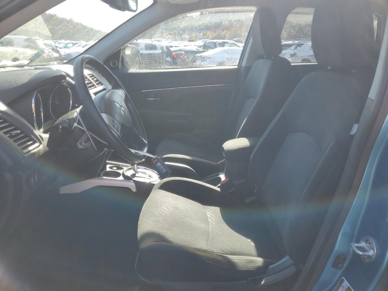 MITSUBISHI OUTLANDER SE